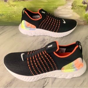 Nike React Phantom Run Flyknit 2, 7.5, multicolor